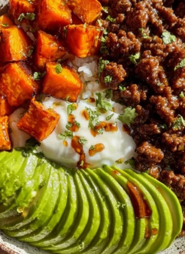 High-protein beef bowls featuring tender beef and colorful vegetables.